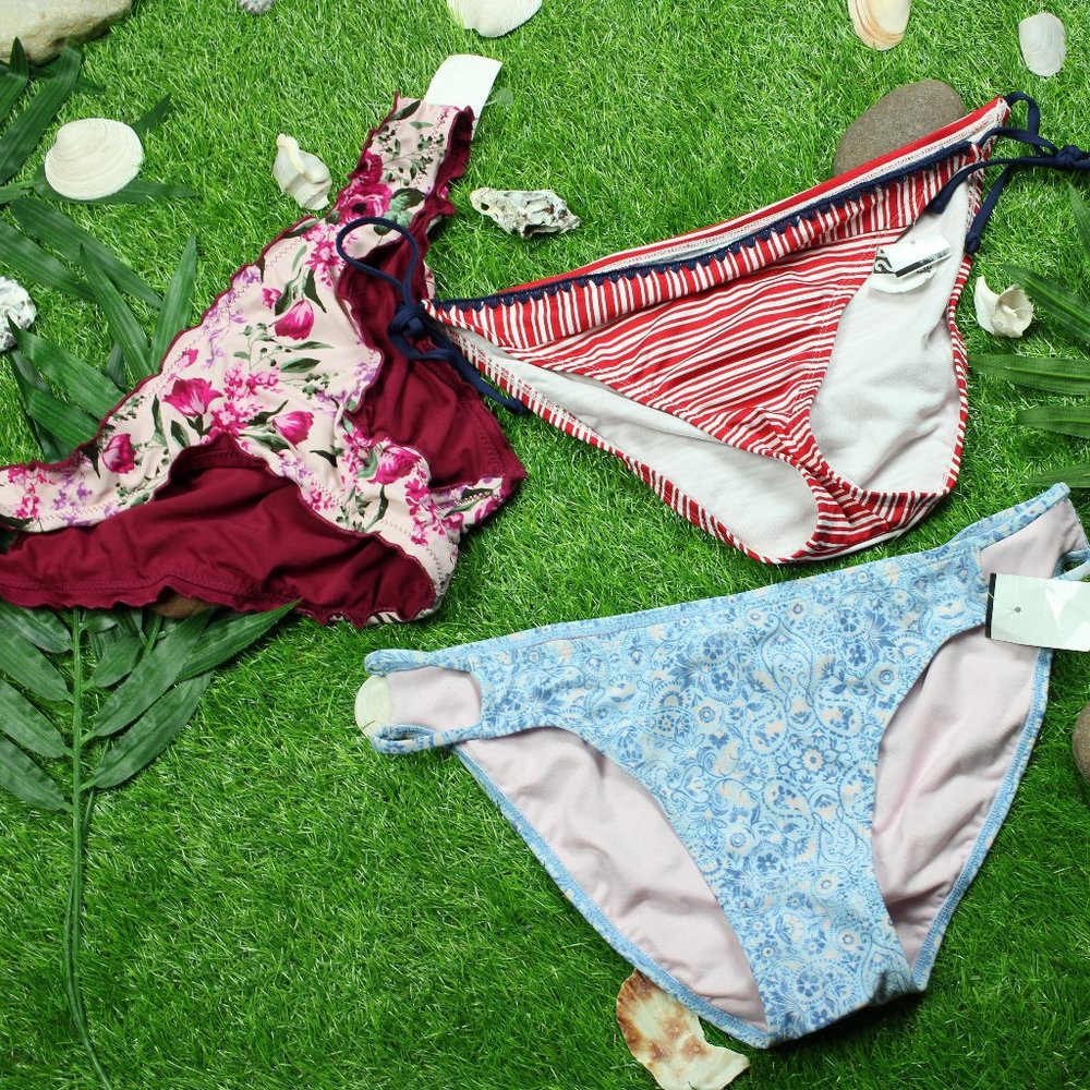 LADIES MOSSIMO BOTTOM SWIMSUIT SIZE XL S022